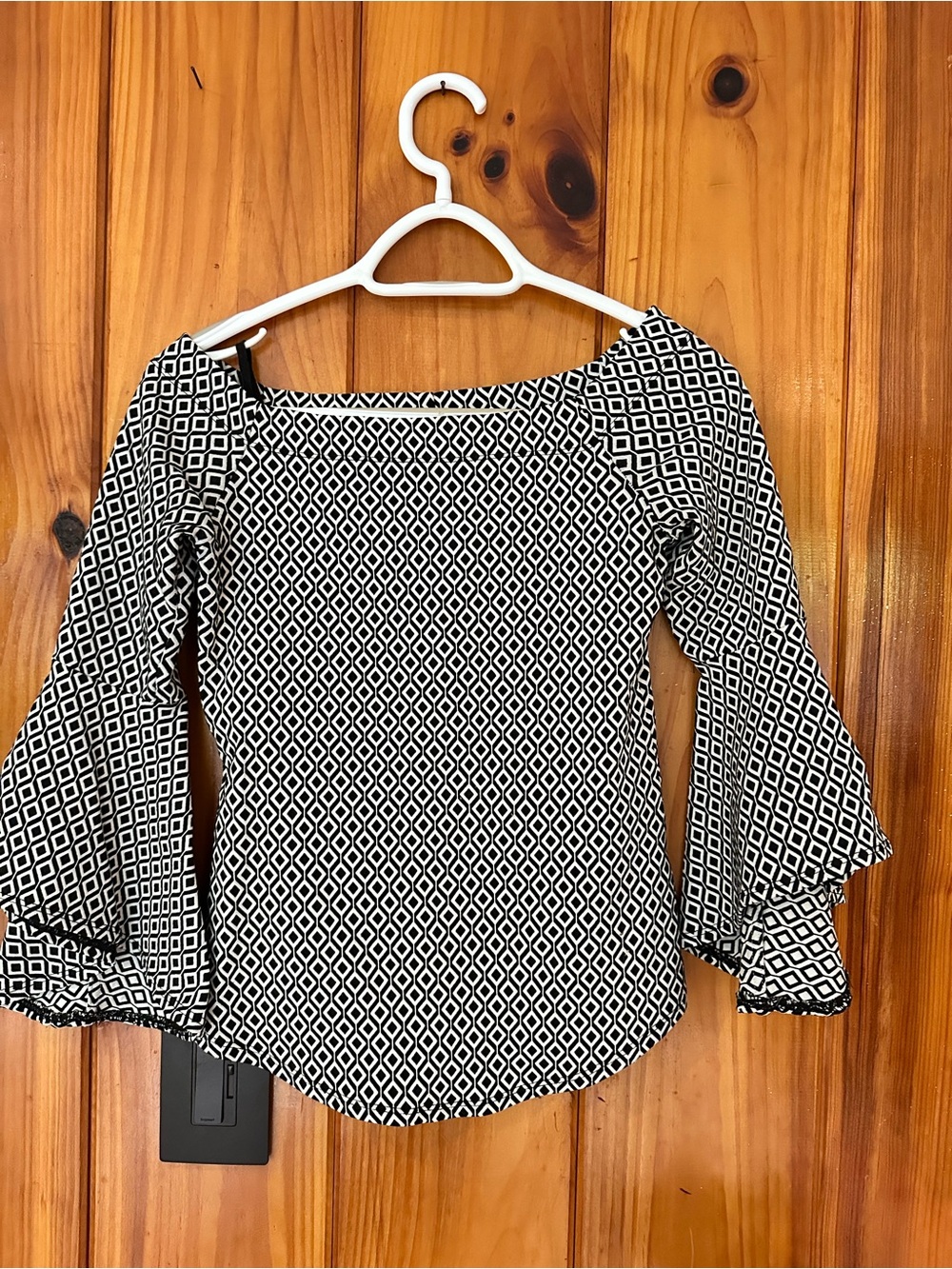 Karen Kane Women's Black & White Geometric Off-Shoulder Top